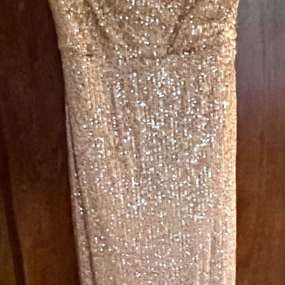 Laundry by Shelli Segal Cowl neck Gown Gold Size 6 - Picture 7 of 7